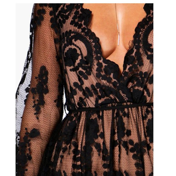 LACE PLUNGE SKATER DRESS - Size 14 - Picture 3 of 4